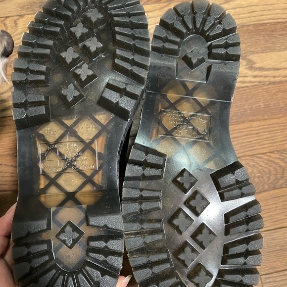 Women’s Doc Marten’s 1460 Bex Smooth Leather Platform Boots. - Picture 4 of 10